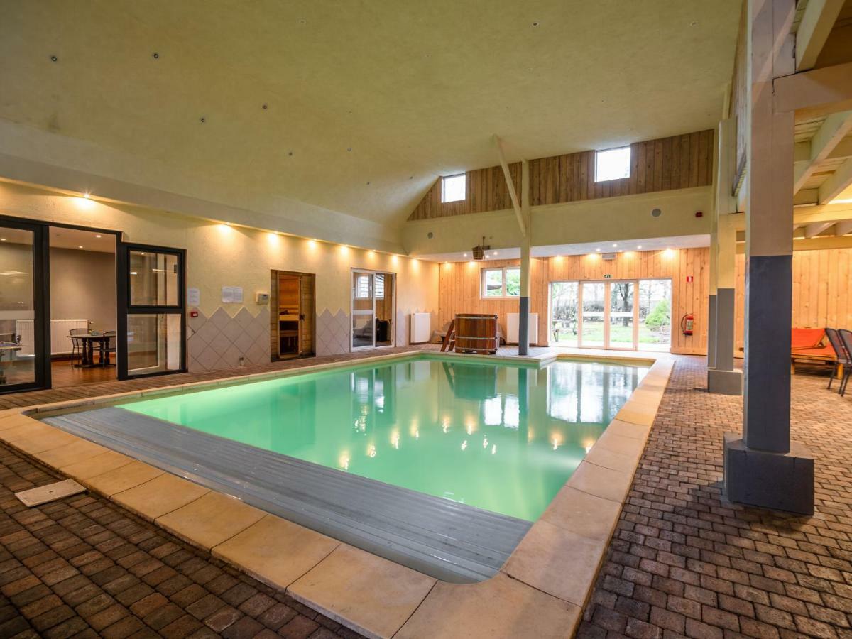 Modern Holiday Home In Sourbrodt With Private Pool เวมส์ ภายนอก รูปภาพ